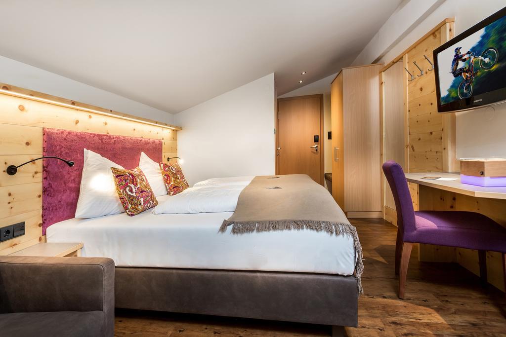 Hotel Talblick Saalbach-Hinterglemm Quarto foto
