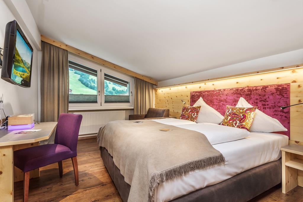 Hotel Talblick Saalbach-Hinterglemm Quarto foto